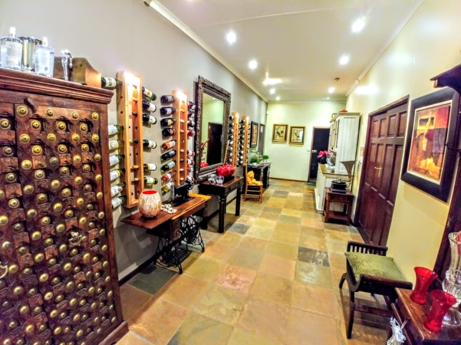 10 Bedroom Property for Sale in Hoekwil Western Cape